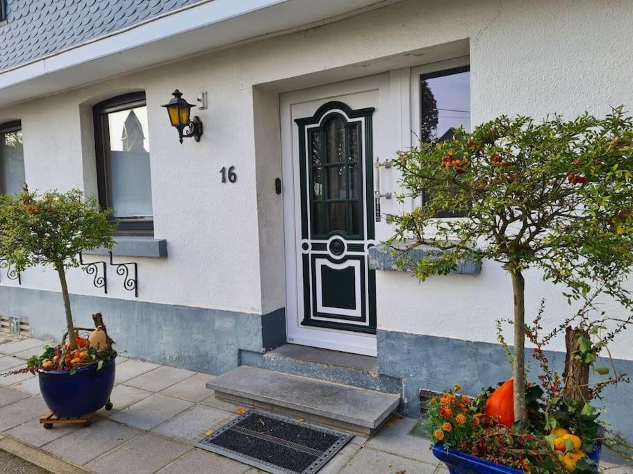 Haus Paesch Nahe See Mit Beheiztem Whirlpool/Sauna Butgenbach Exterior photo