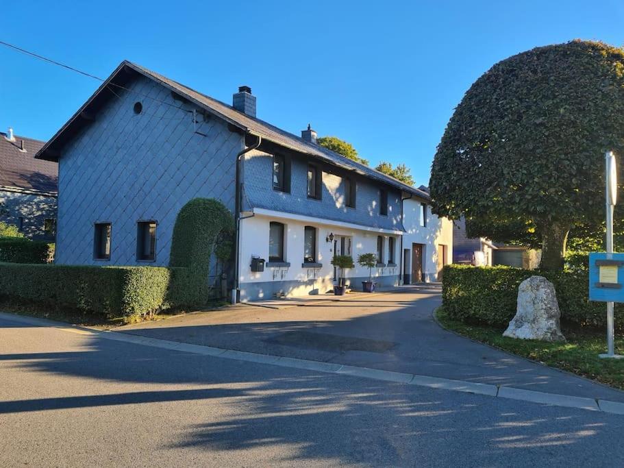 Haus Paesch Nahe See Mit Beheiztem Whirlpool/Sauna Butgenbach Exterior photo